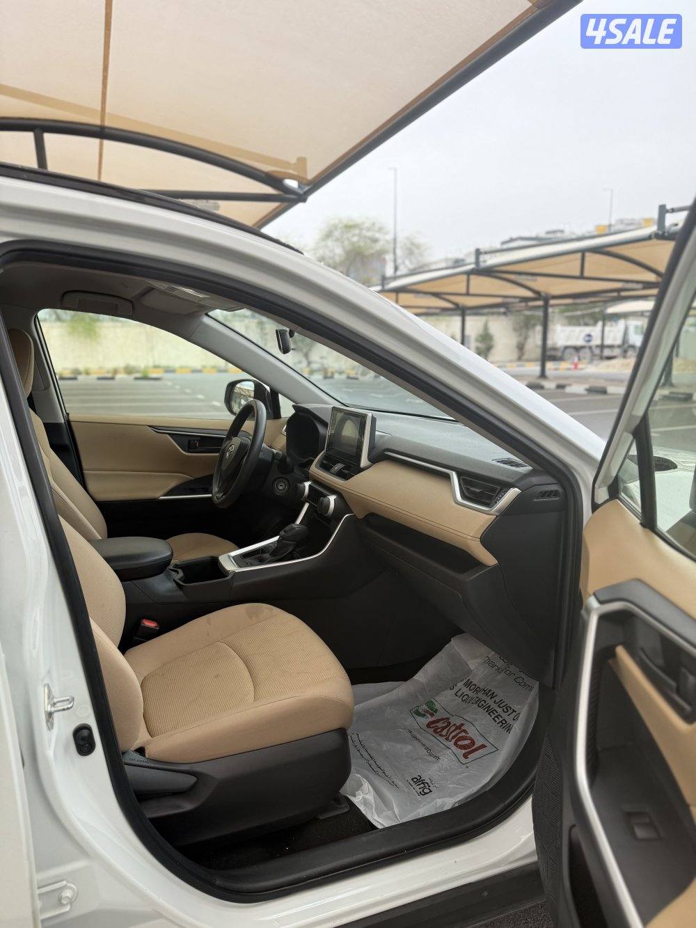 للبيع RAV4 وارد الوكاله عداد 68(شرط الفحص)9