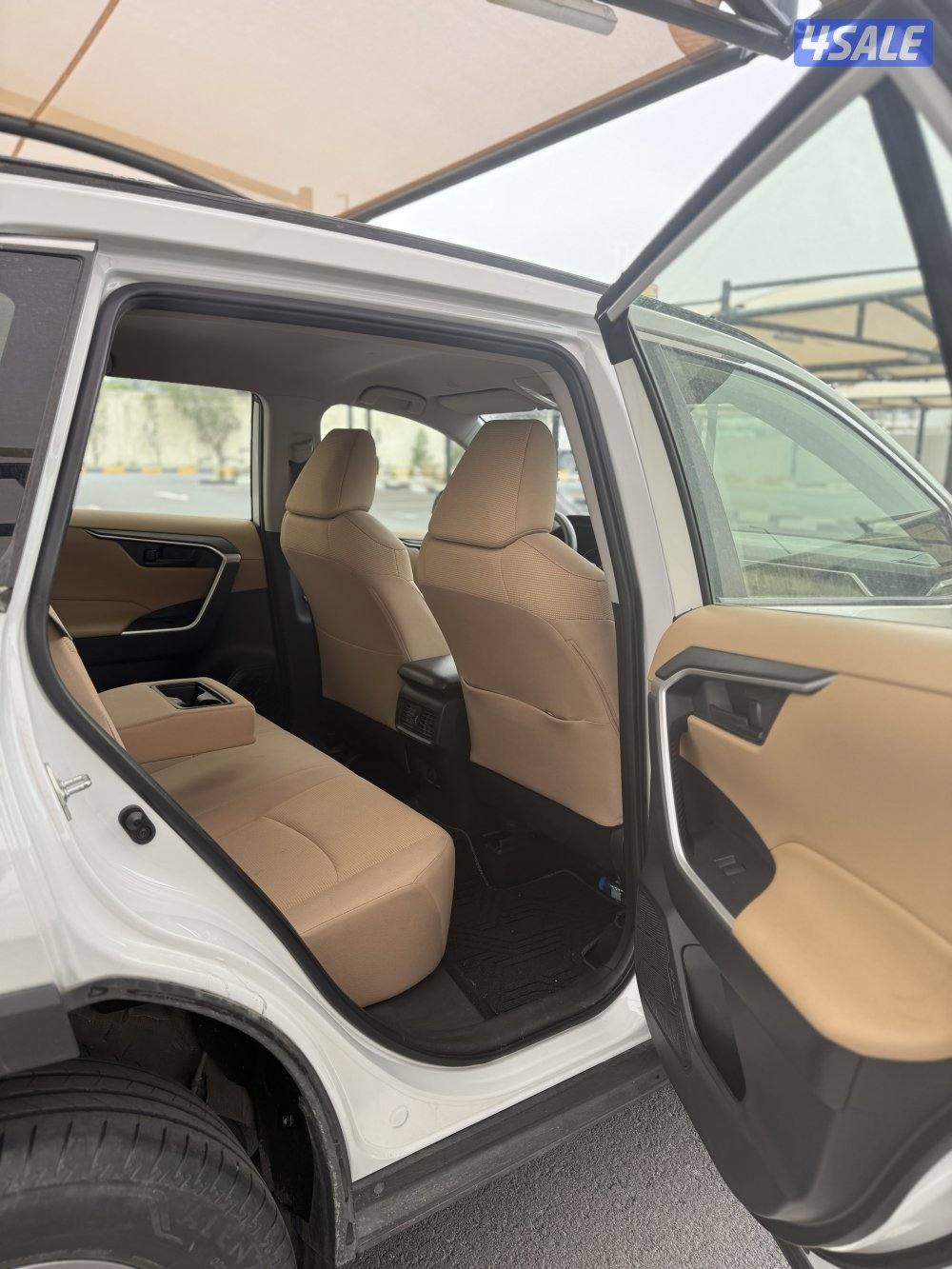 للبيع RAV4 وارد الوكاله عداد 68(شرط الفحص)10