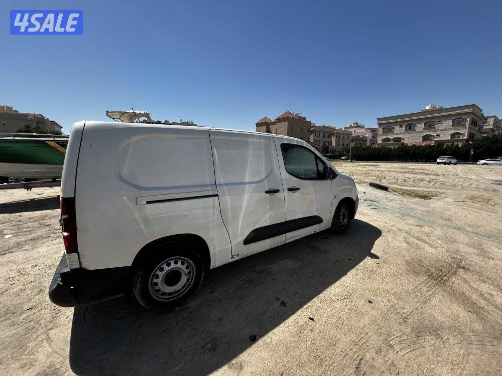 للبيع بيجو 2020 لغسيل السيارات او لغير الغسيل4