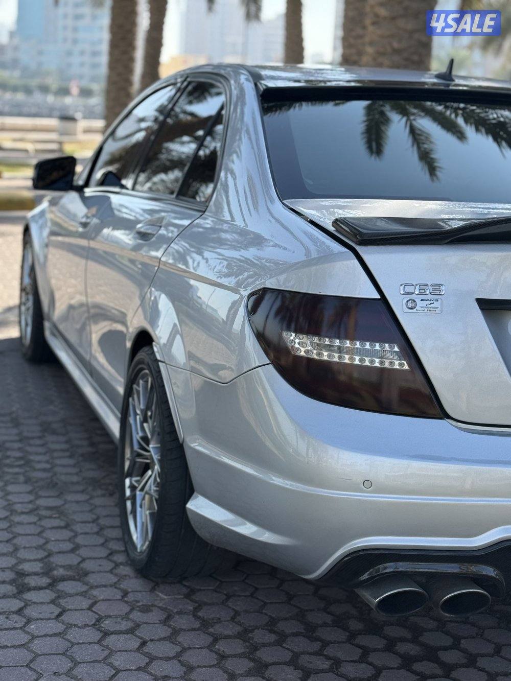 للبيع c63 سبشل موديل 2010 شرط الفحص قير وماكينه وشاصي وقابل للمساومة2