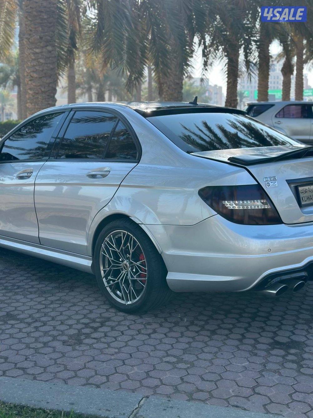 للبيع c63 سبشل موديل 2010 شرط الفحص قير وماكينه وشاصي وقابل للمساومة4