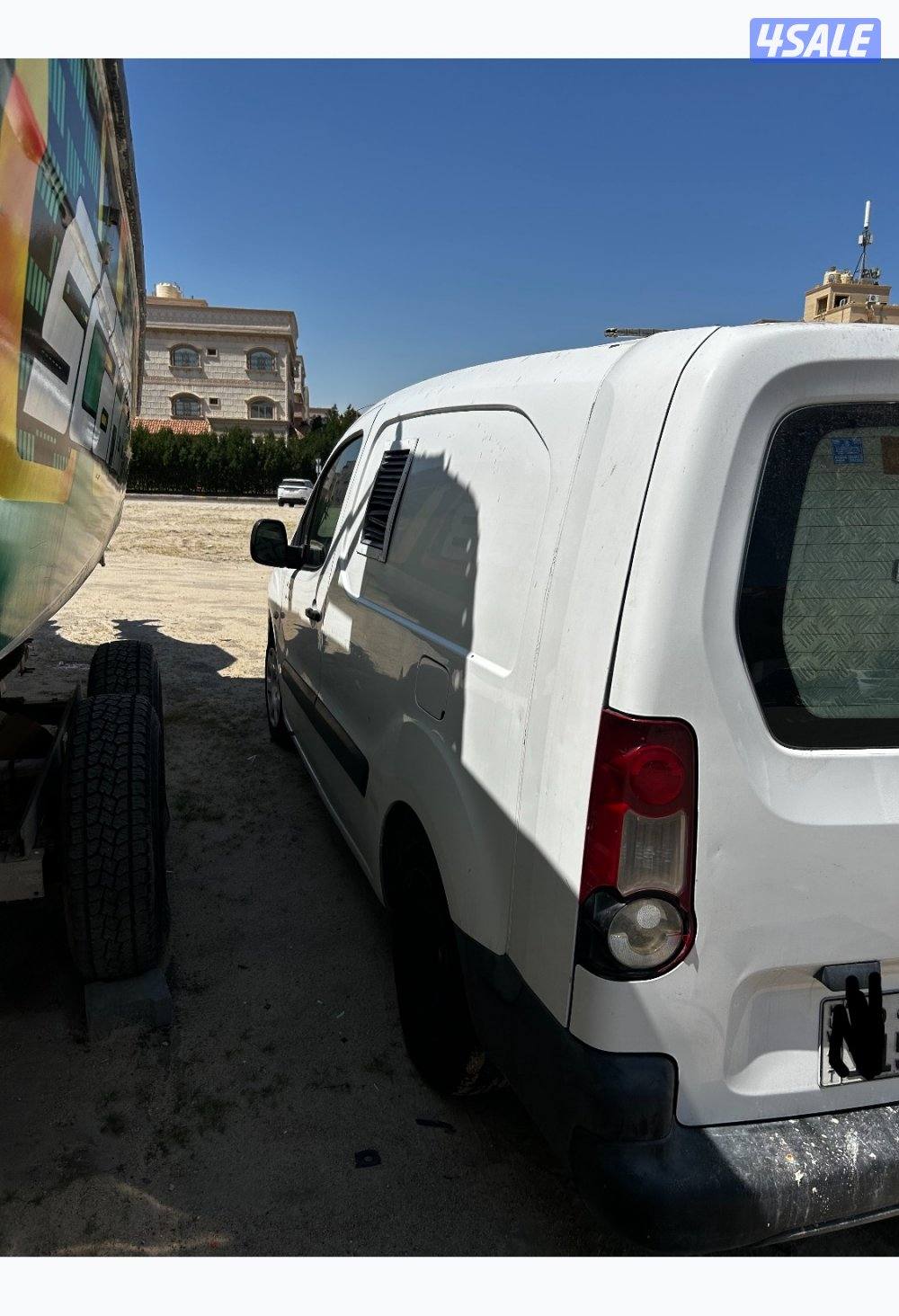 للبيع سيارة غسيل سيارات مجهزة بالكامل او لغير الغسيل1