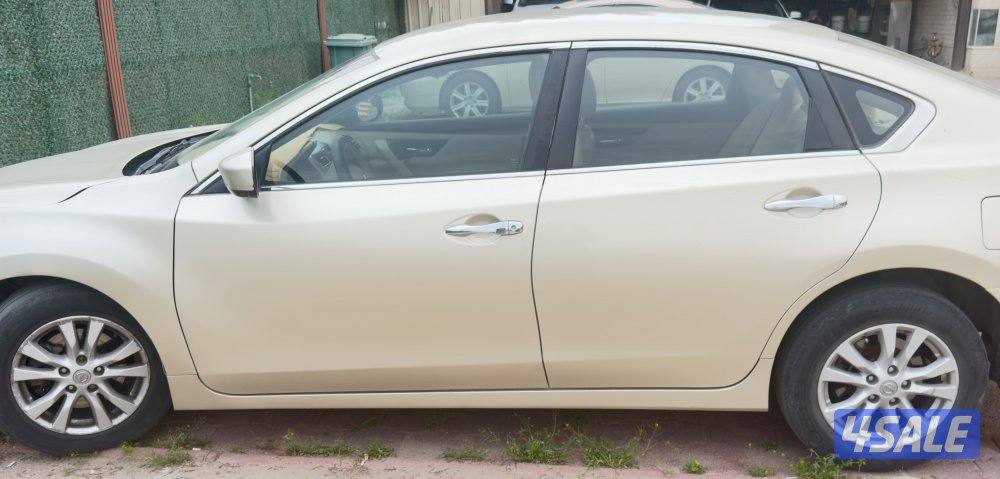 التيما 2014 نظيف تم عمل لها سيرفس ميجر وداخليه جديد ومكيف لاتحتاج شي1