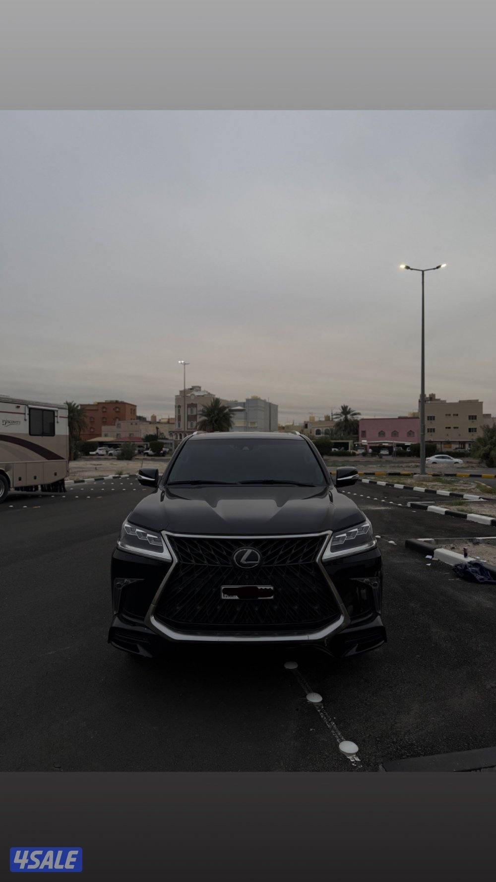 للبيع لكزس سبورت الدرجه الاوله 2018 وارد الساير صبغ الوكاله بالكامل4