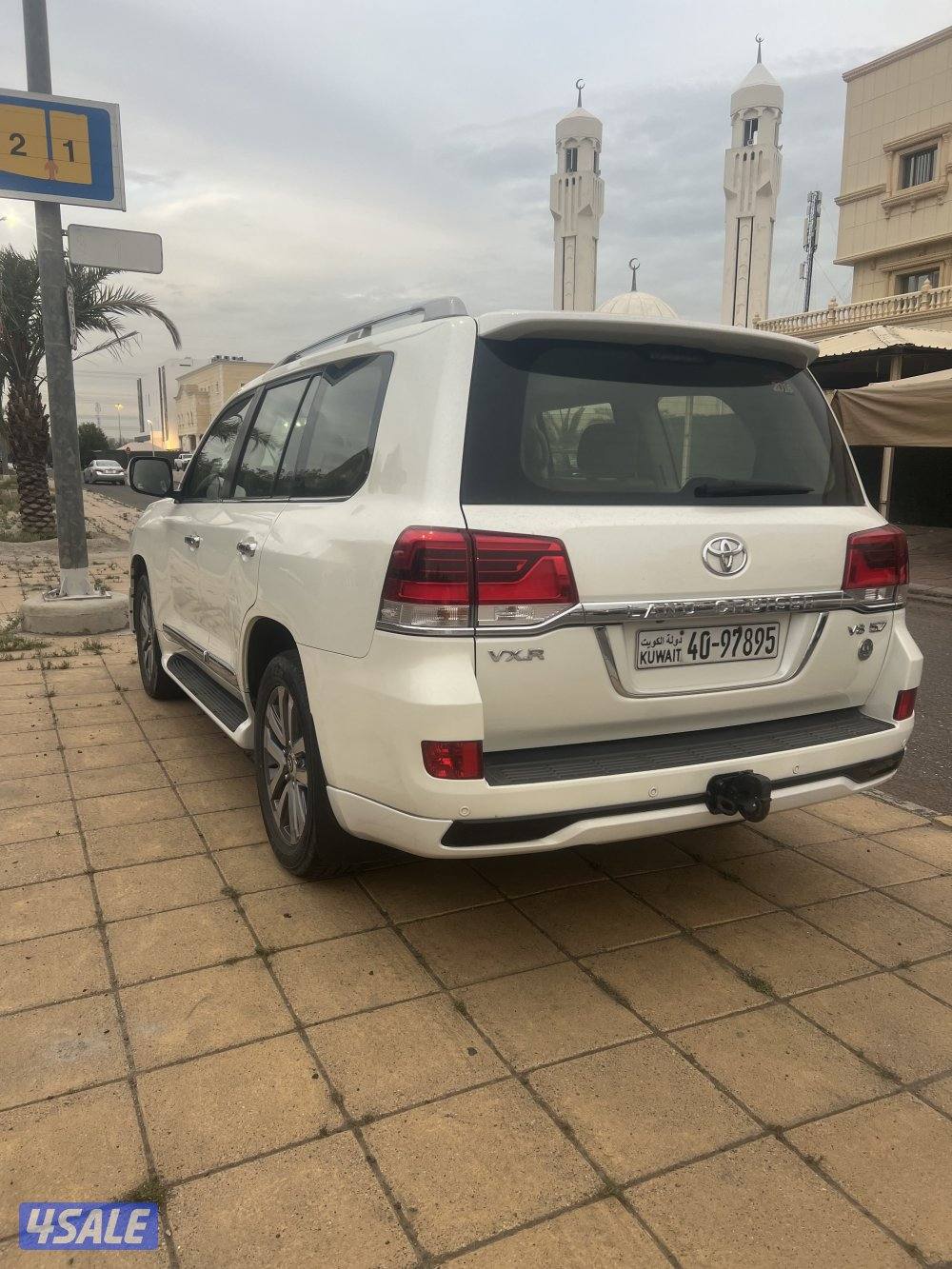 للبيع لاند كروزر VXR موديل 20160