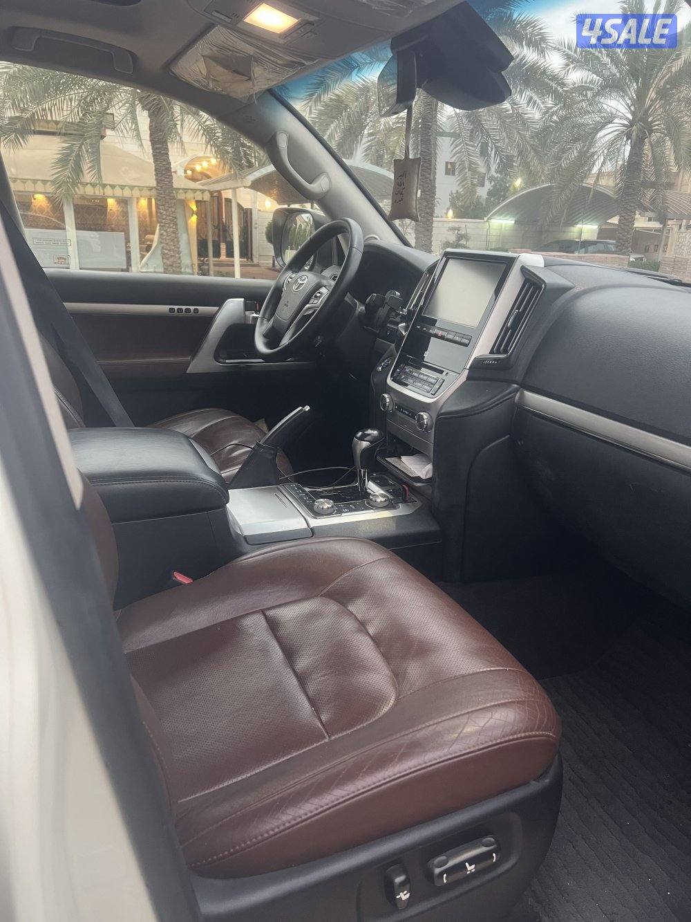 للبيع لاند كروزر VXR موديل 20165