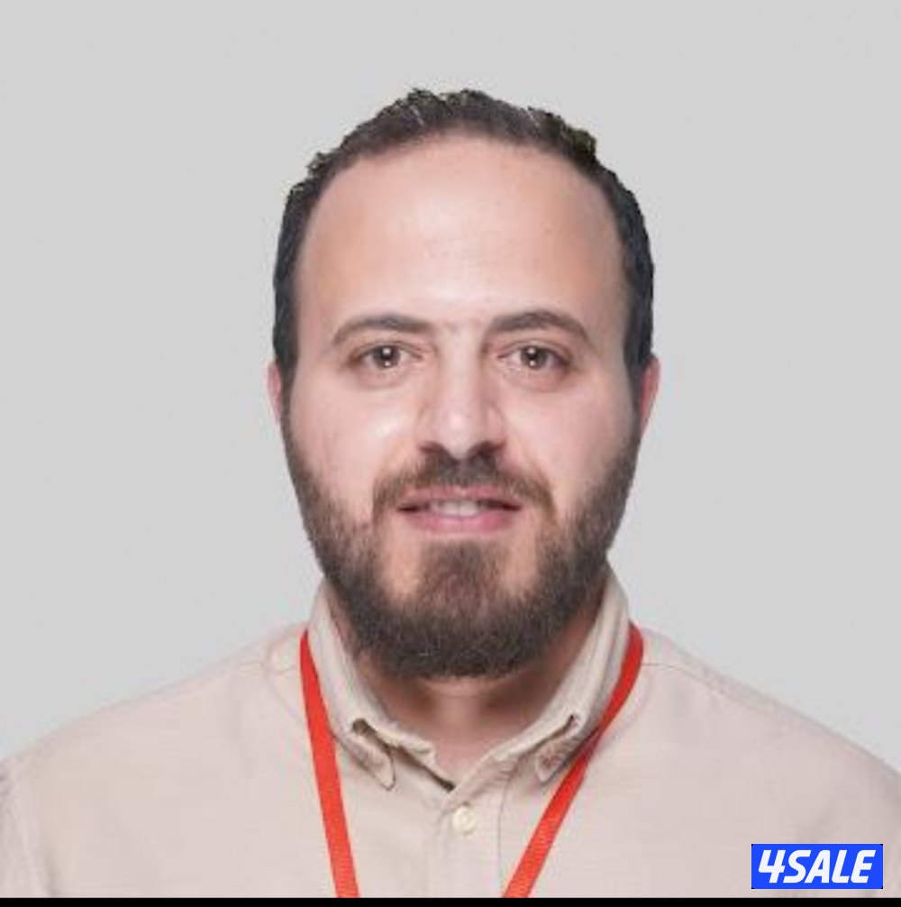 مصمم جرافيك + مصور + مونتير0