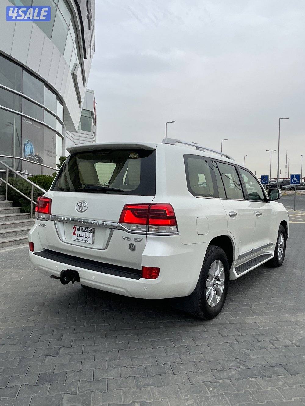للبيع لاند كروزر VXR موديل 2016 وارد الساير3