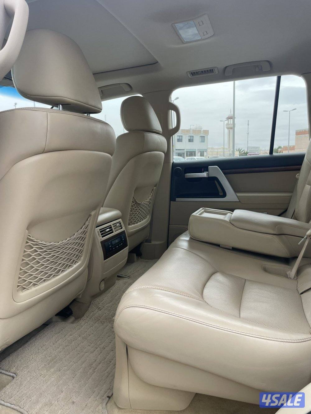 للبيع لاند كروزر VXR موديل 2016 وارد الساير5