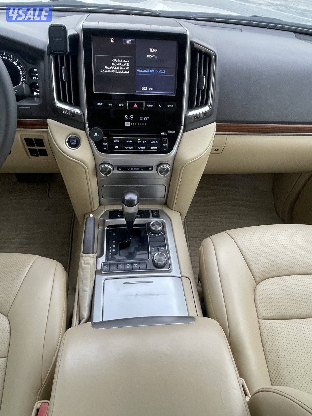 للبيع لاند كروزر VXR موديل 2016 وارد الساير7