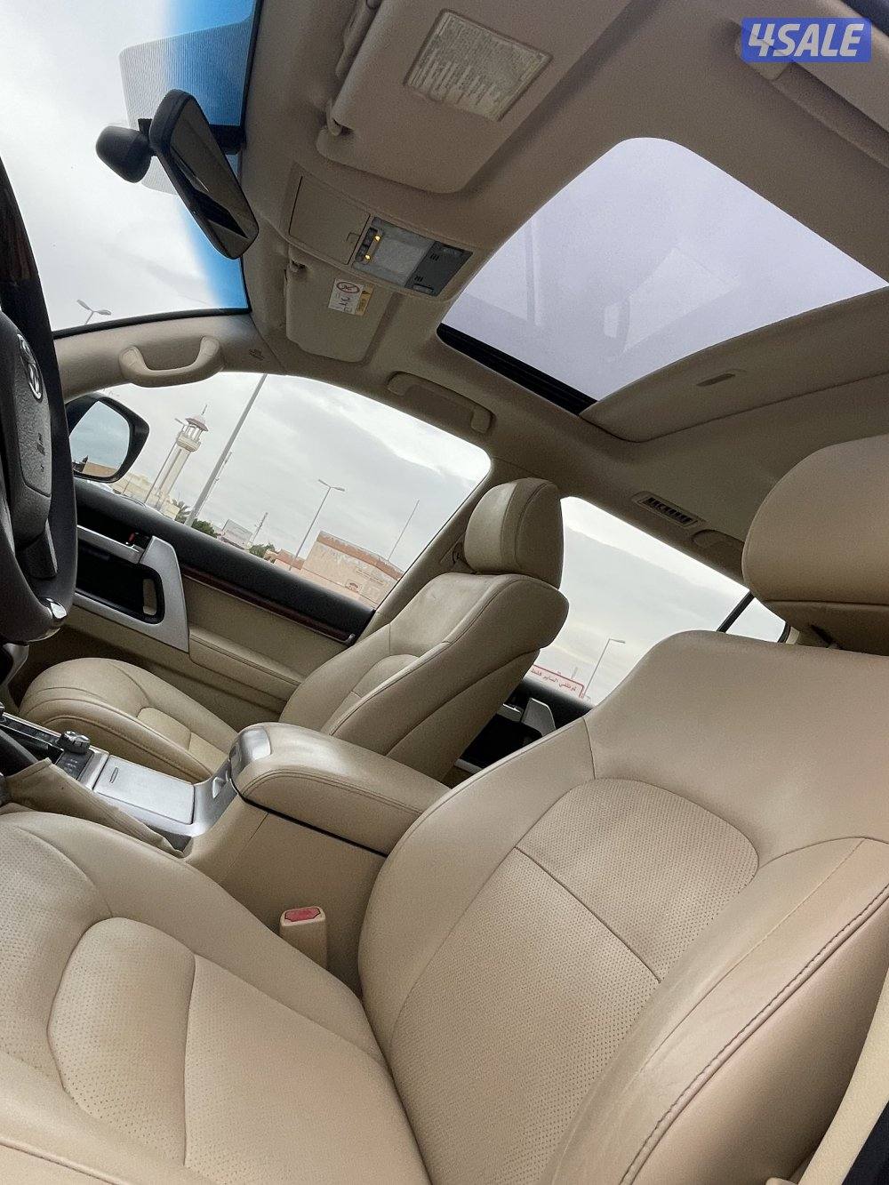 للبيع لاند كروزر VXR موديل 2016 وارد الساير9