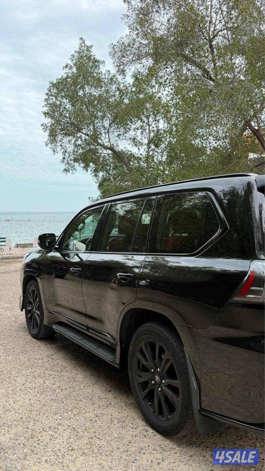 للبيع Lx570 - 2019  بلاك اديشن صبغ الوكاله ..2