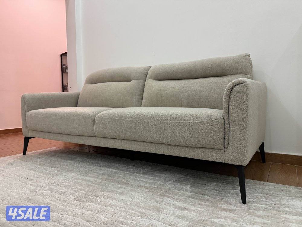 للبيع قنفة ثلاث مقاعد من أبيات0