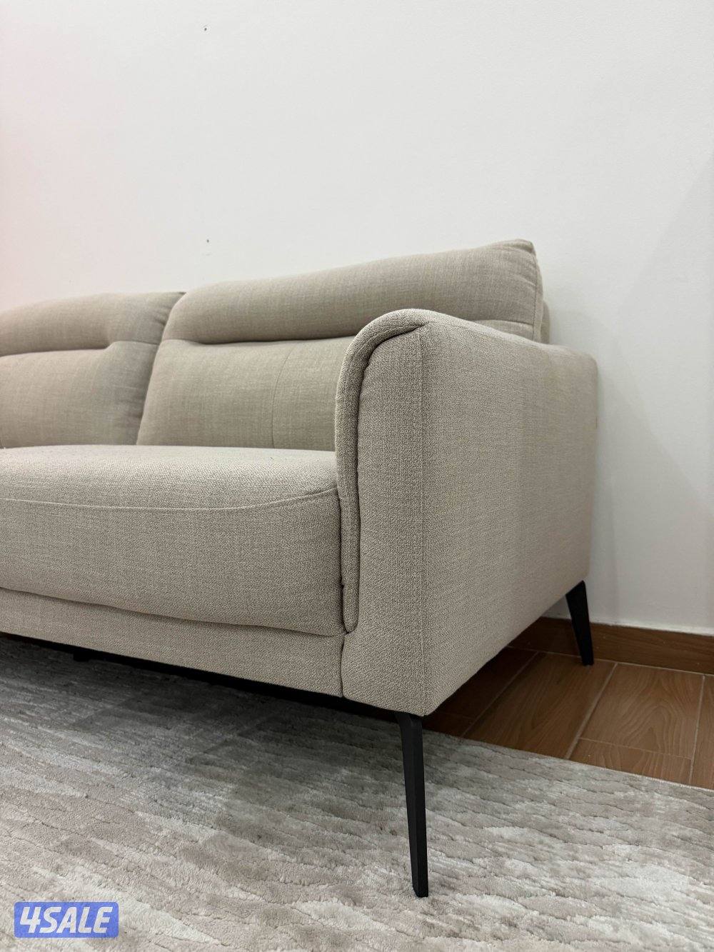 للبيع قنفة ثلاث مقاعد من أبيات1