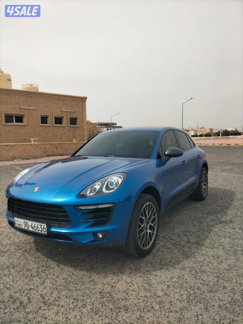 للبيع بورش ماكان4 سلندر صبغ قطعتين فقط قير مكينه شاصي وكاله نضيف موتر4