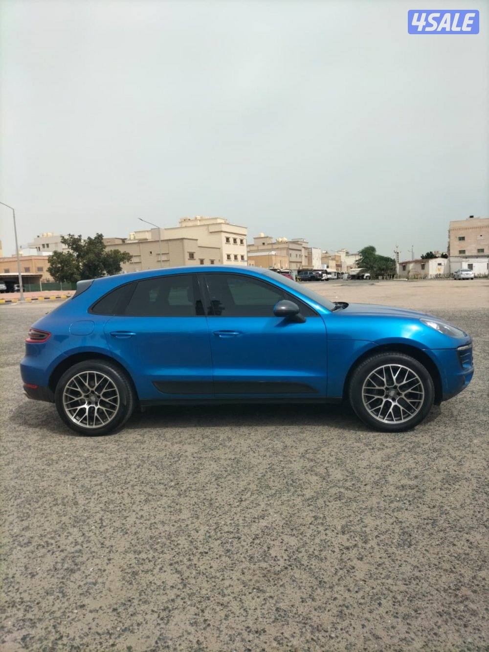 للبيع بورش ماكان4 سلندر صبغ قطعتين فقط قير مكينه شاصي وكاله نضيف موتر5