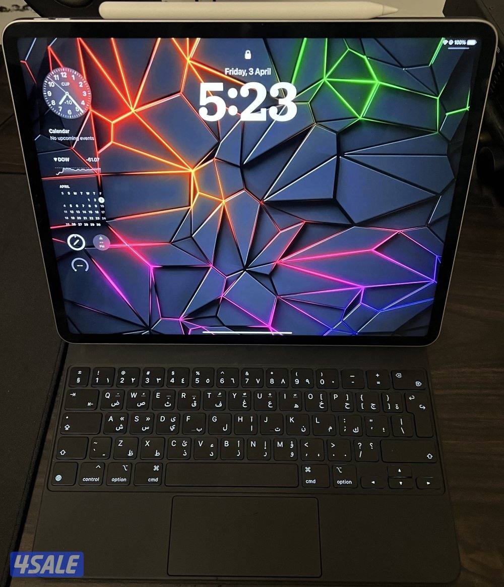 iPad Pro (12.9-inch) مع ماجيك كيبورد وقلم ابل1