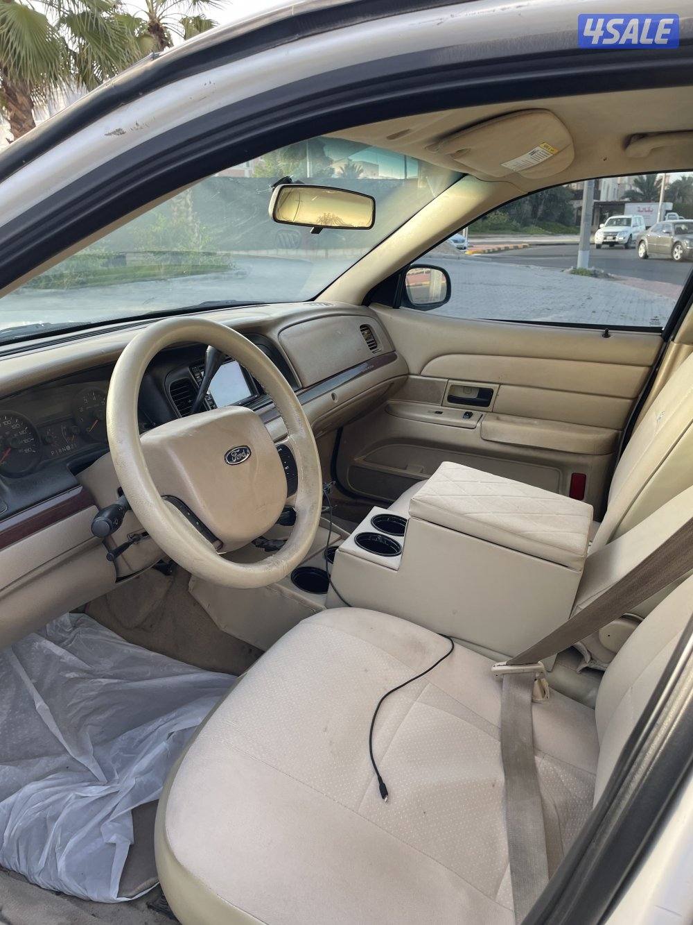 للبيع فورد فكتوريا 20121