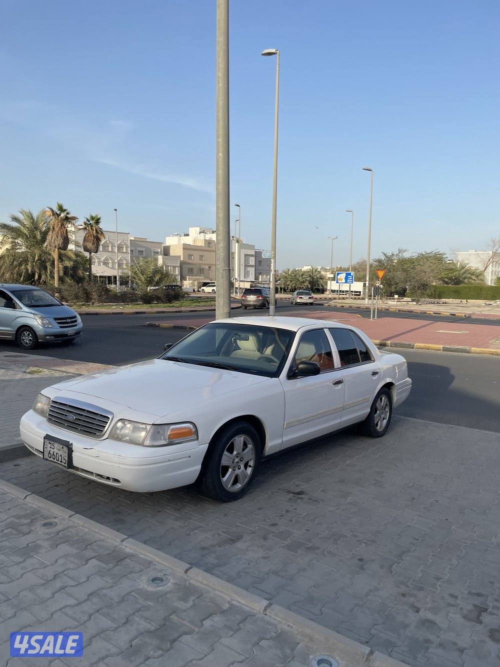 للبيع فورد فكتوريا 20123