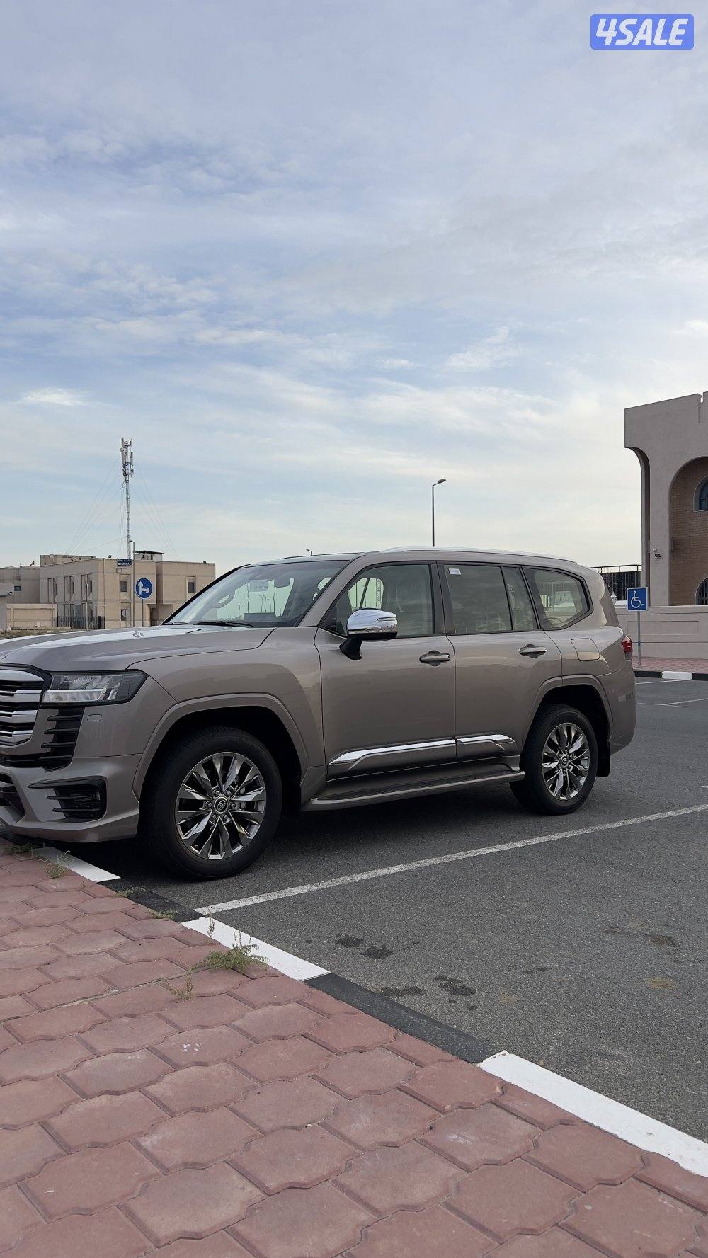 للبيع لاندكروزر تون تيربو ٢٠٢٣0