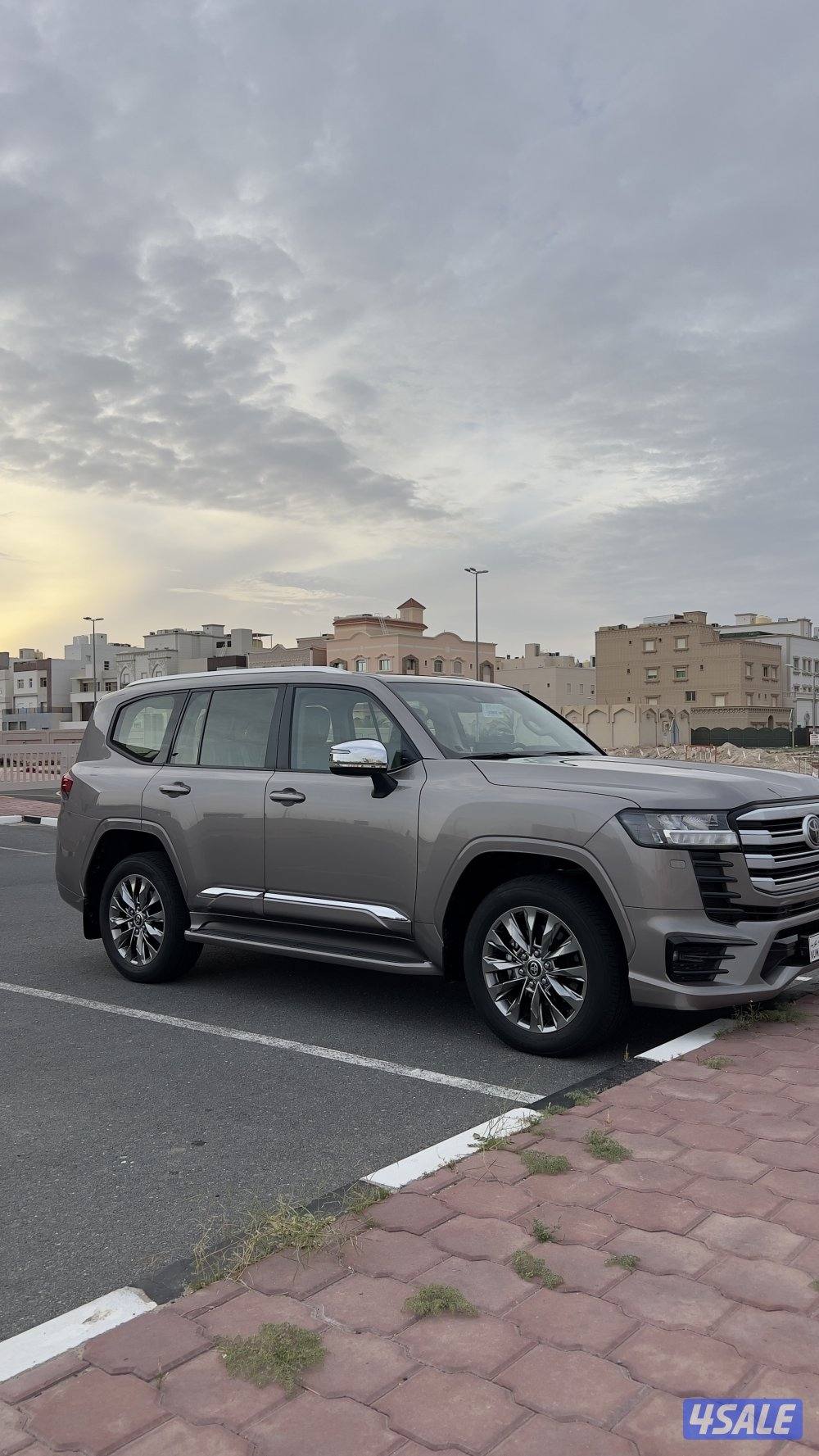 للبيع لاندكروزر تون تيربو ٢٠٢٣1