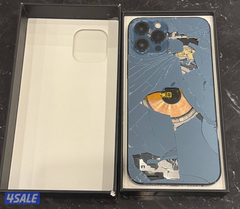 جهازين ايفون 12 بروماكس /Two iPhone 12 Pro Max devices1