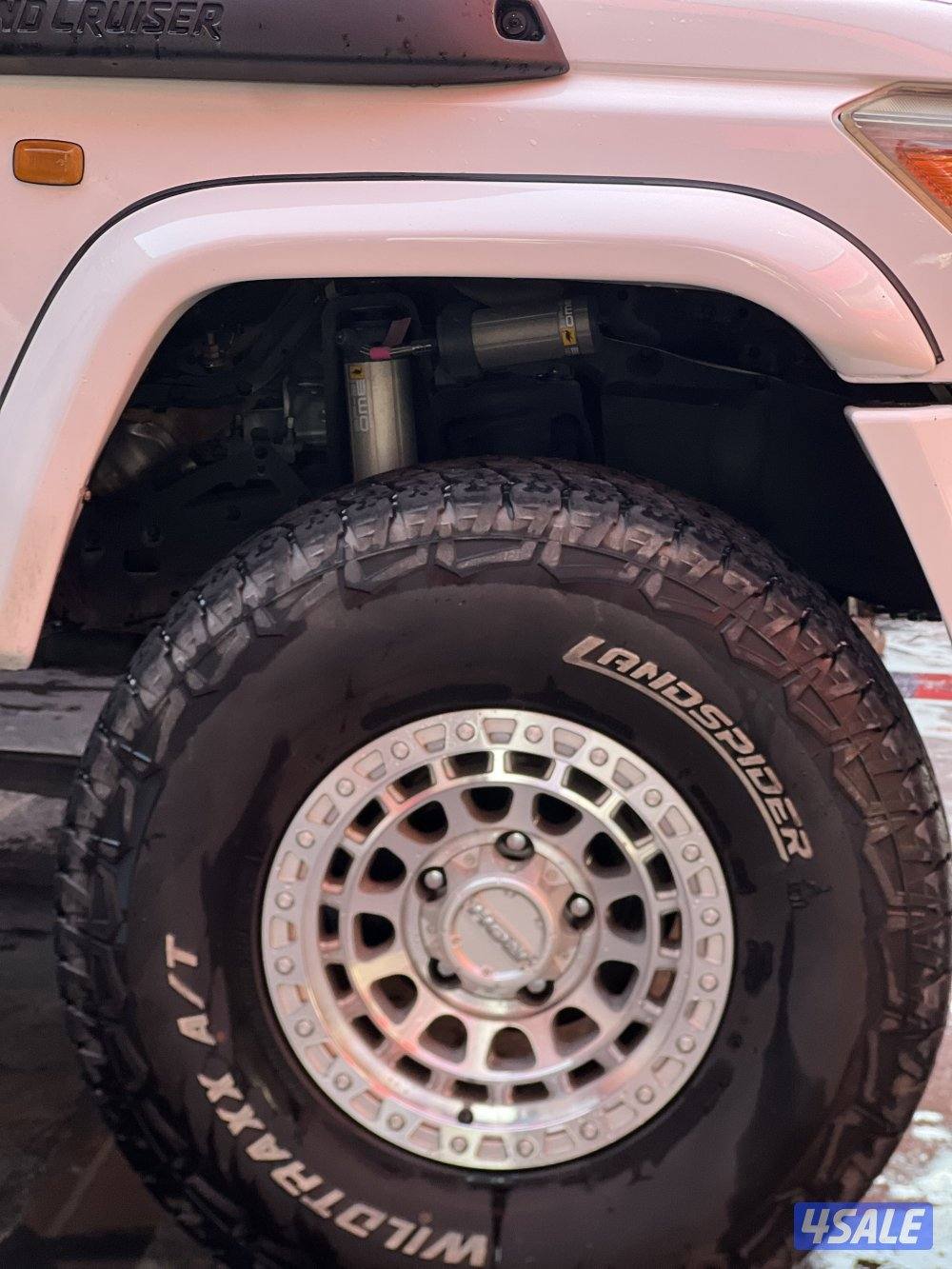 للبيع جيب تويوتا نص LC7614