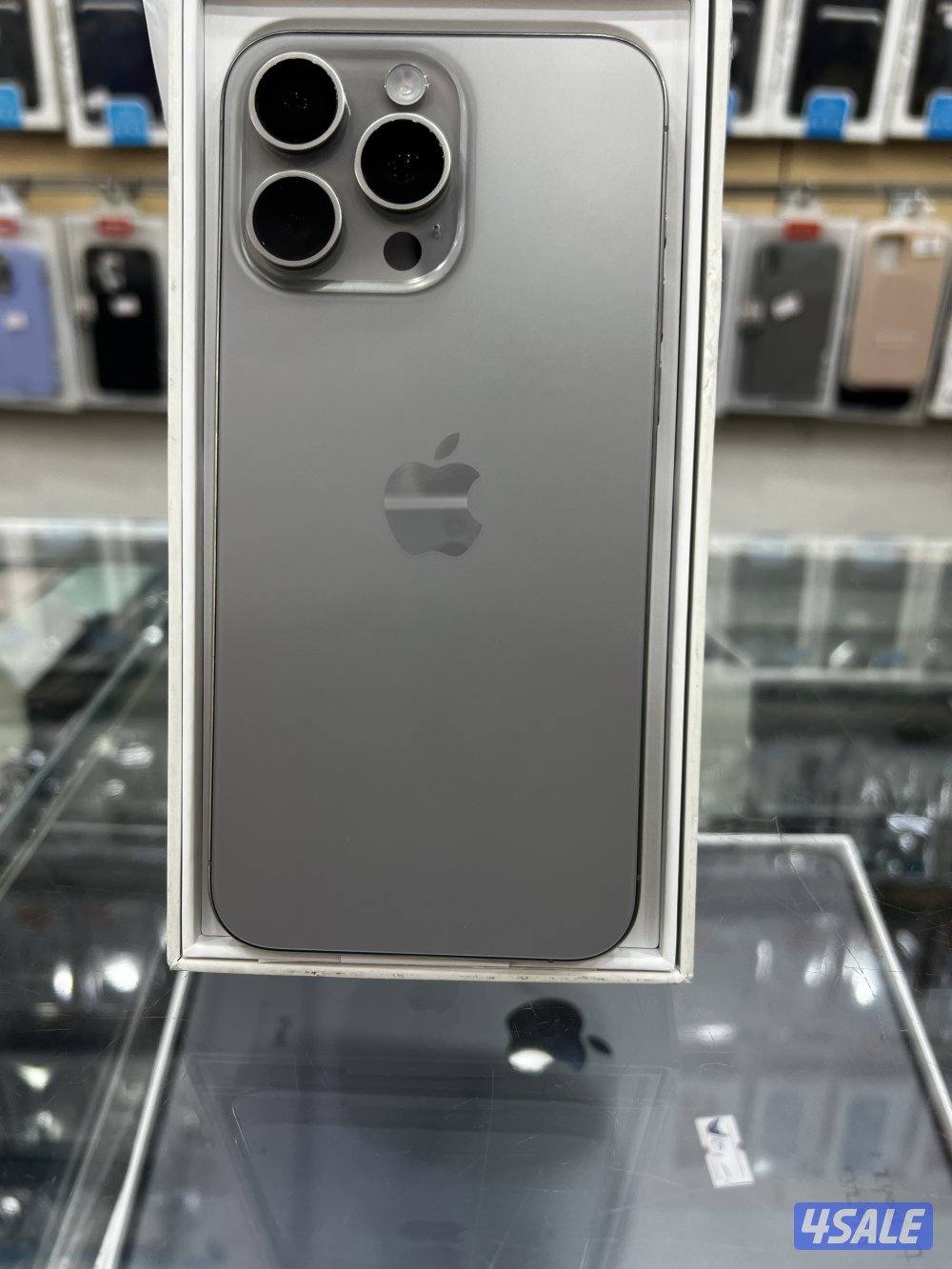 15 برو ماكس 256 بطاريه 85 مع كارتم بدون خدش واحدًشبه جديدً1