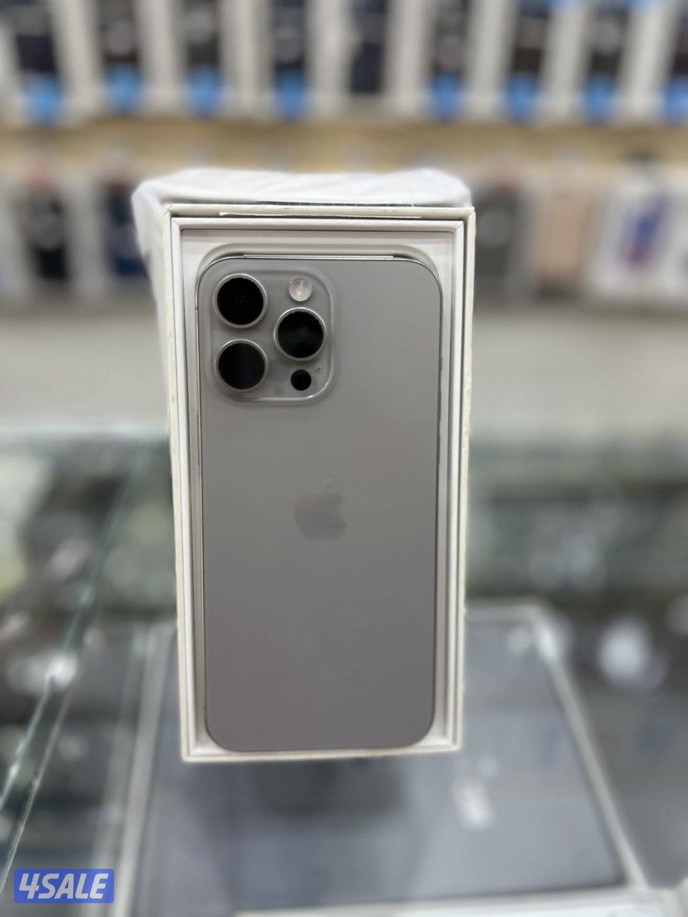 15 برو ماكس 256 بطاريه 85 مع كارتم بدون خدش واحدًشبه جديدً3