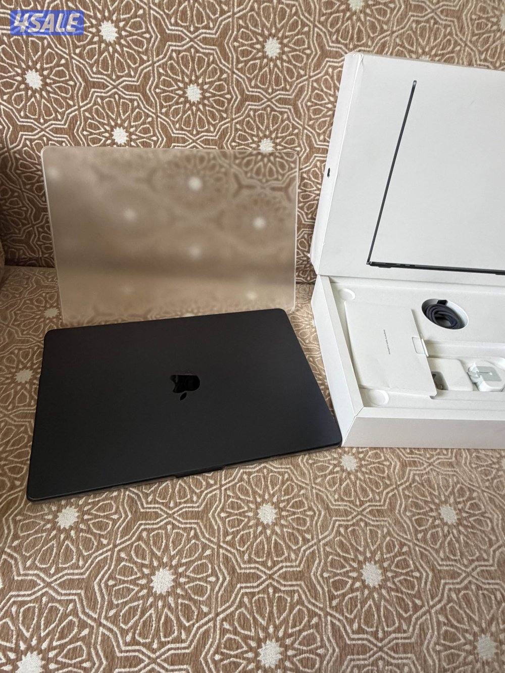 ماك بوك اير  M2 15 بوصة 512 جيجا2