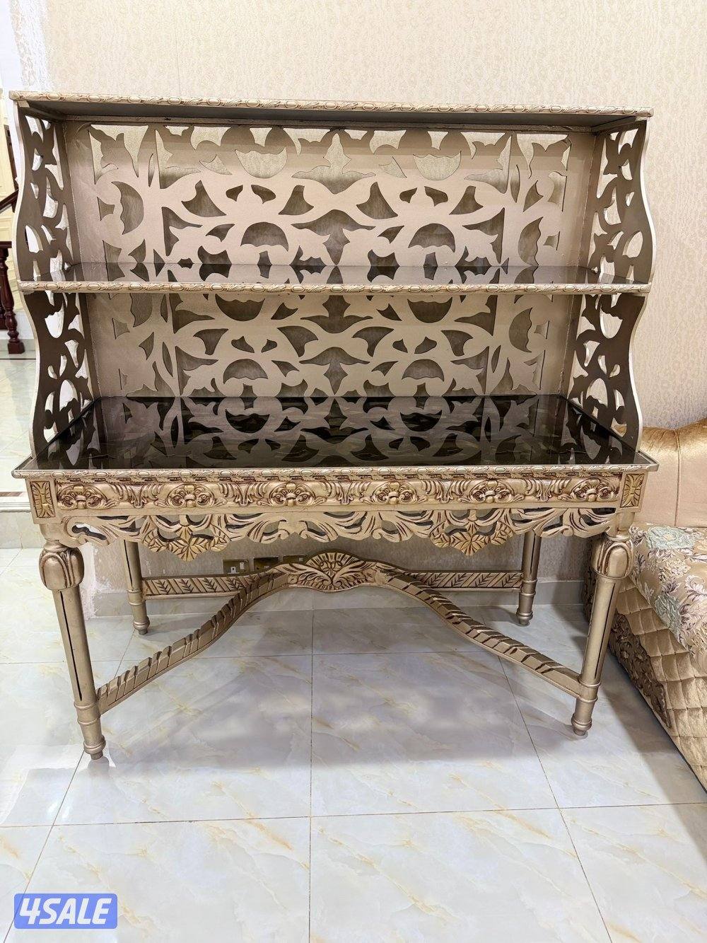 للبيع جلسات صالة كاملة مع طاولات وستاند موضح بالصور ⬆️⬆️ لتواصل واتس4