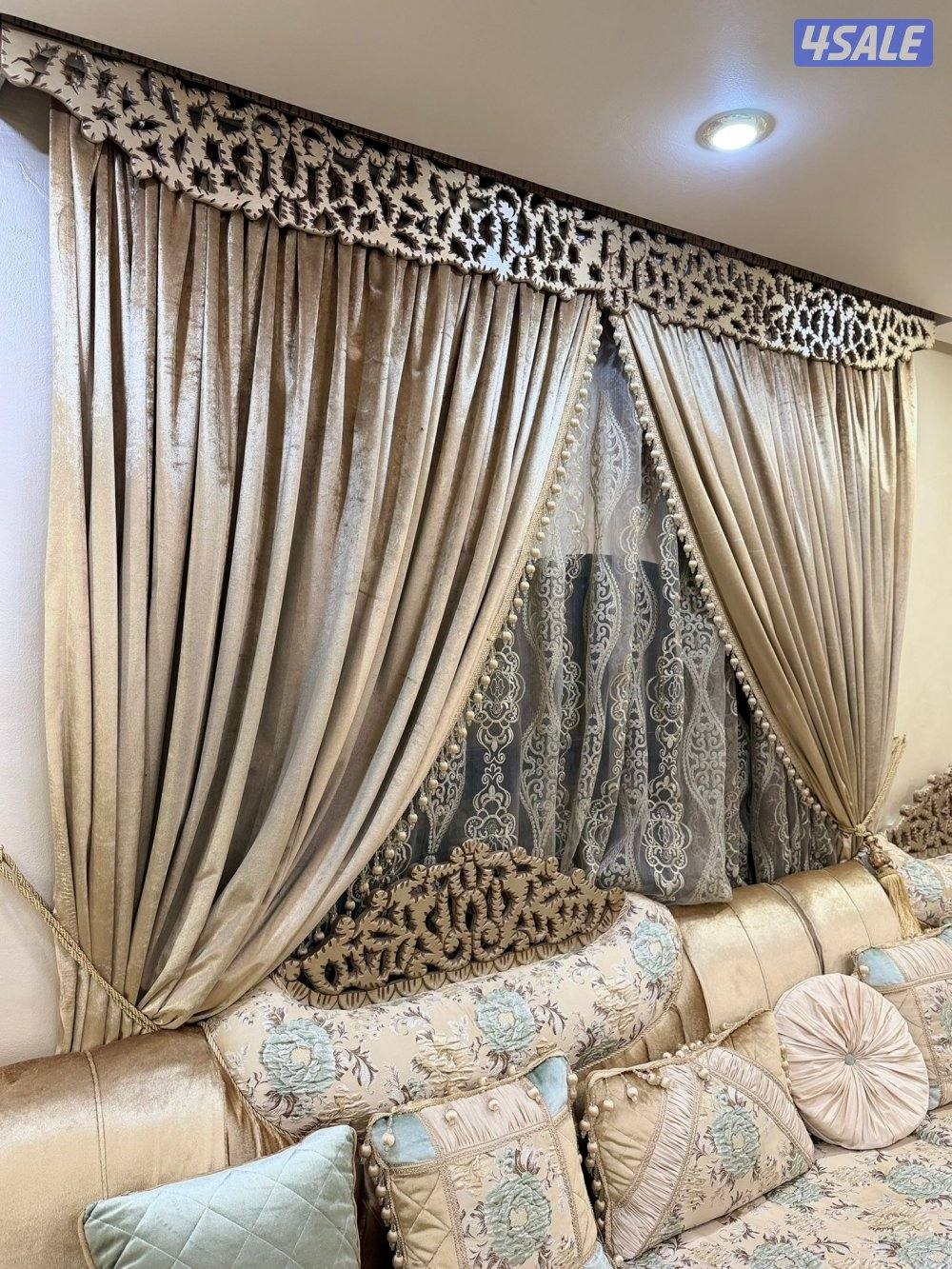 للبيع جلسات صالة كاملة مع طاولات وستاند موضح بالصور ⬆️⬆️ لتواصل واتس5