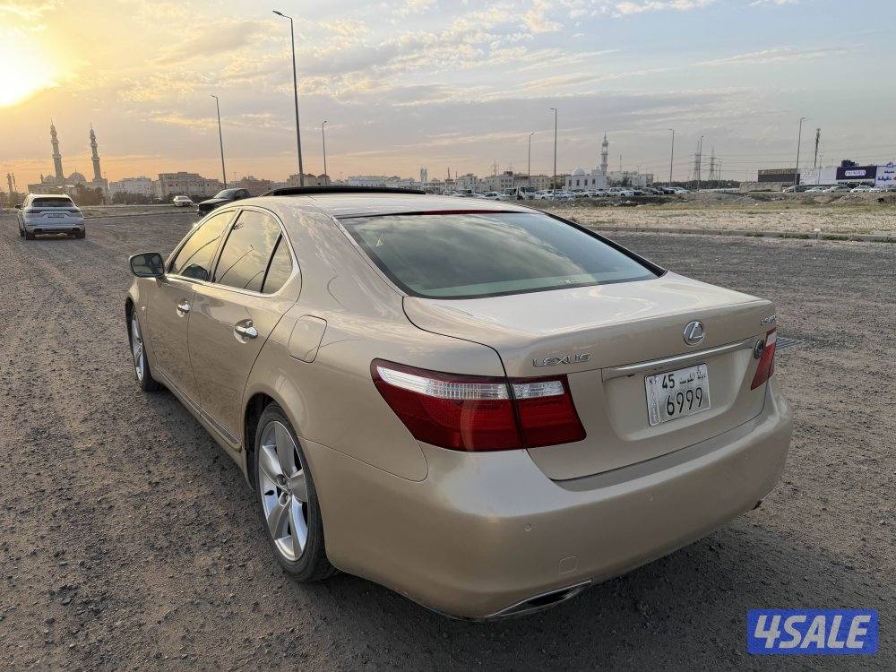 لكزس 2009 عداد 85 فقط1