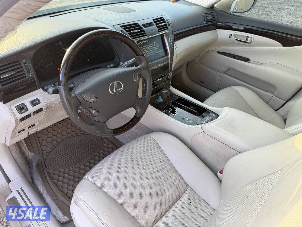 لكزس 2009 عداد 85 فقط7