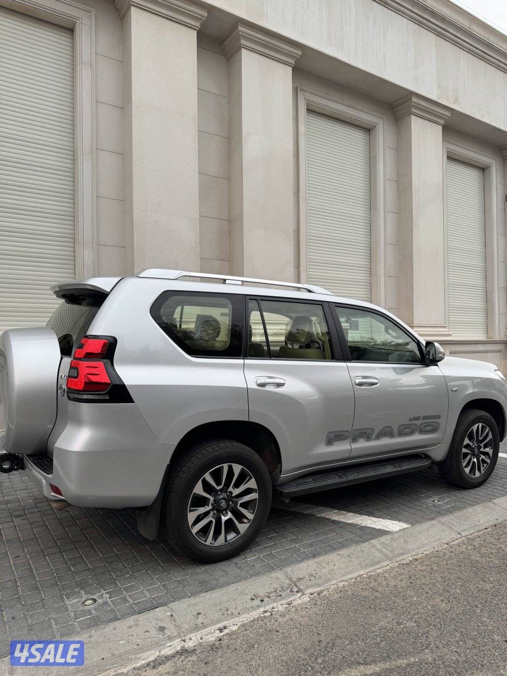 للبيع برادو TXL 2022 الدرجة الاولى عداد 68 الف صبغ الوكالة3