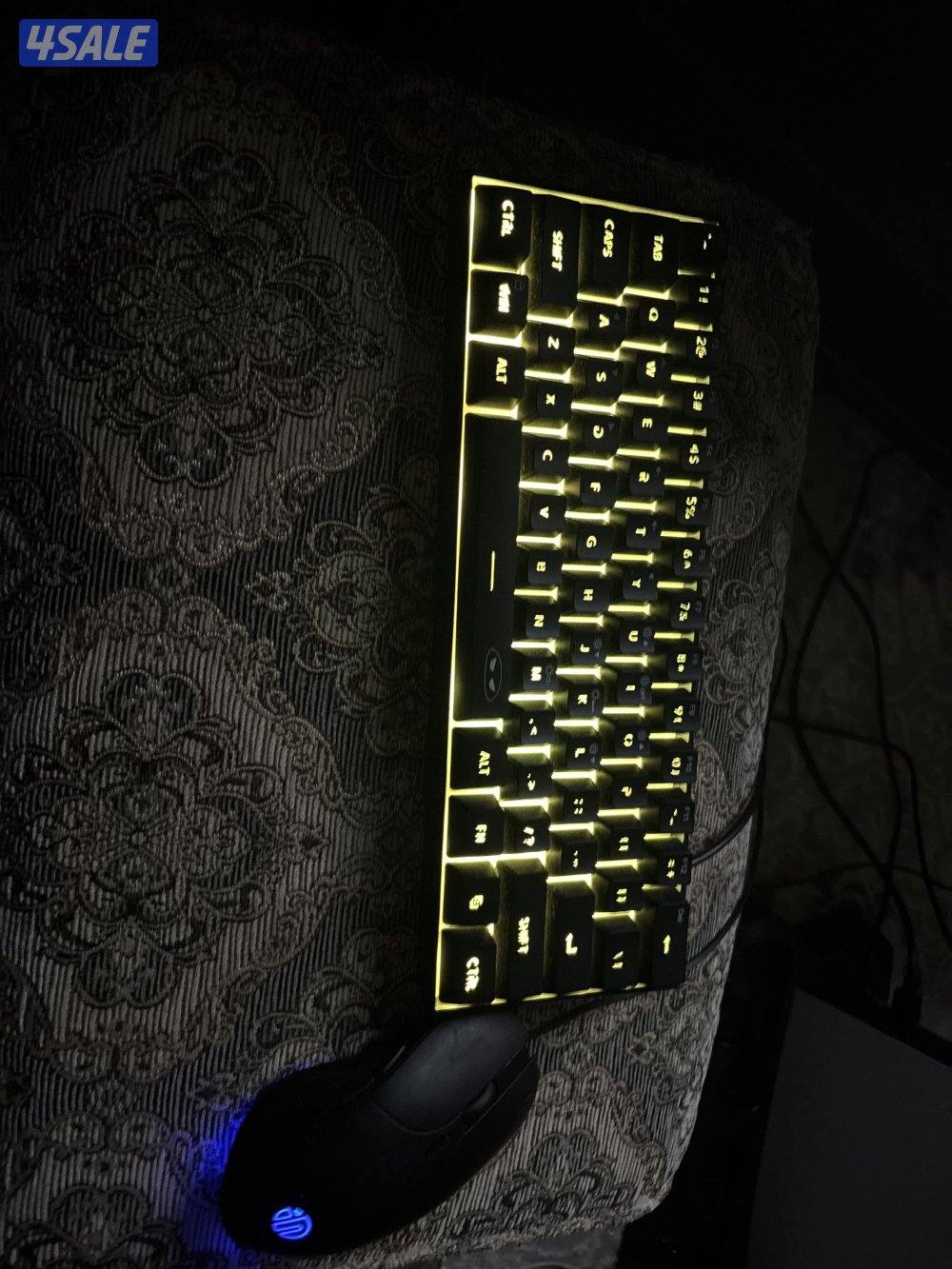 للبيع ماوس وكيبود مضياءه بالوان مختلفه بحاله جداً جداً جيده بدون كرتون1