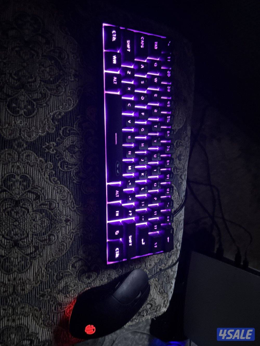 للبيع ماوس وكيبود مضياءه بالوان مختلفه بحاله جداً جداً جيده بدون كرتون4