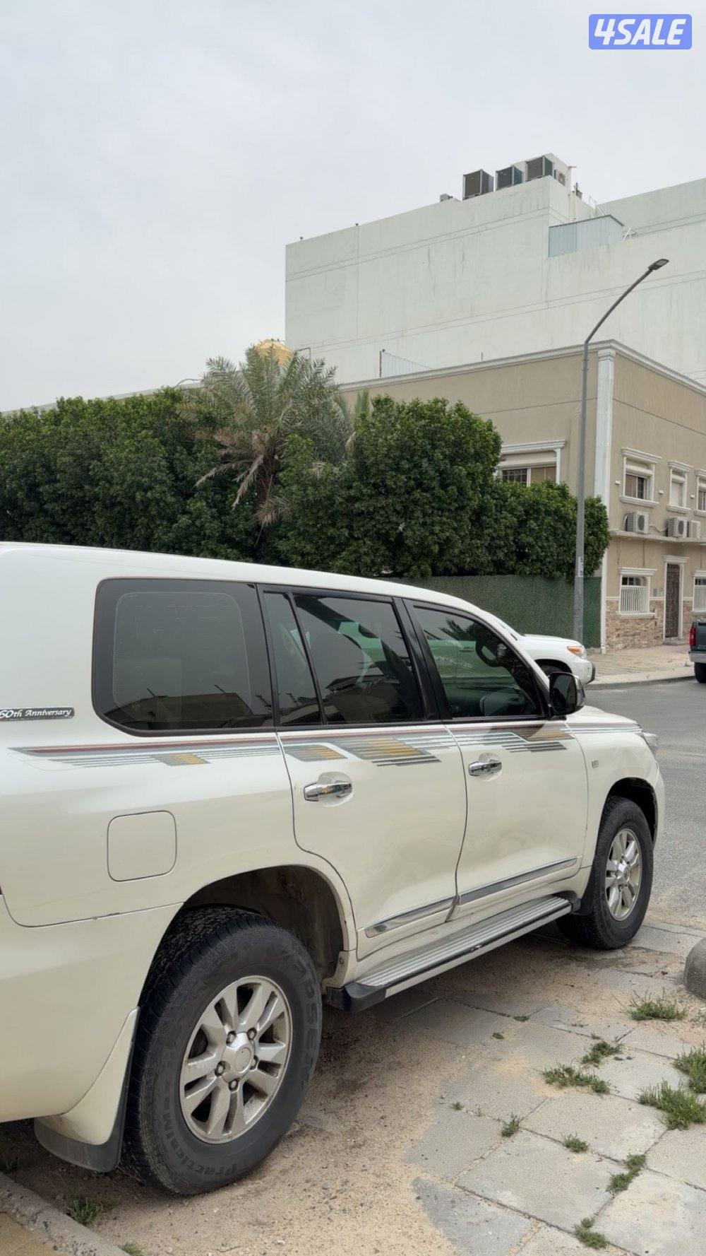 لاندكروزر 2011 GXR V83