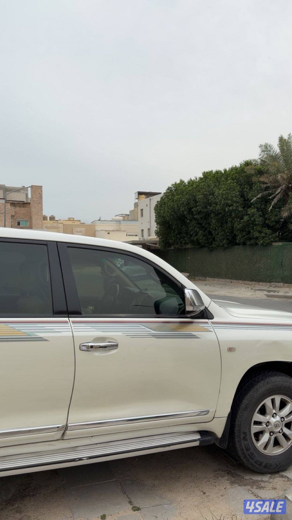 لاندكروزر 2011 GXR V84