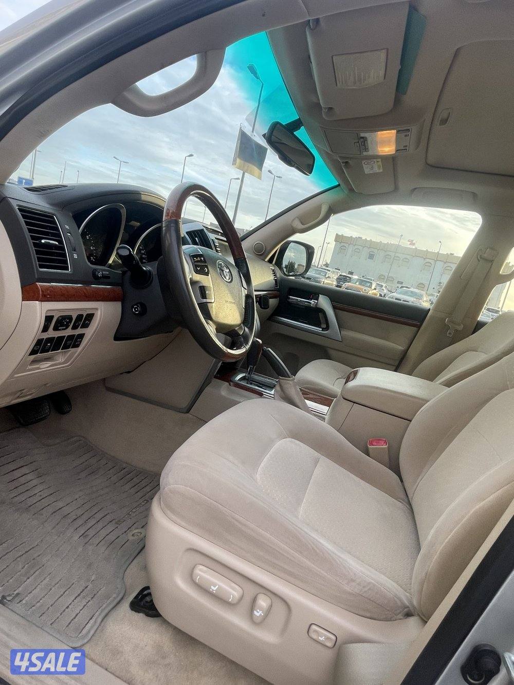 للبيع لاند كروزر VXR موديل 2015 صبغ الوكاله9