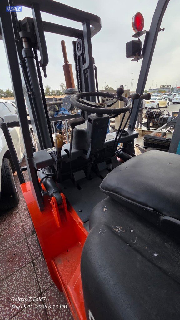 فور کلیفت 3 طن للبيع Forklift موديل 2017 عددساعات تشغيل 5000 فقط6