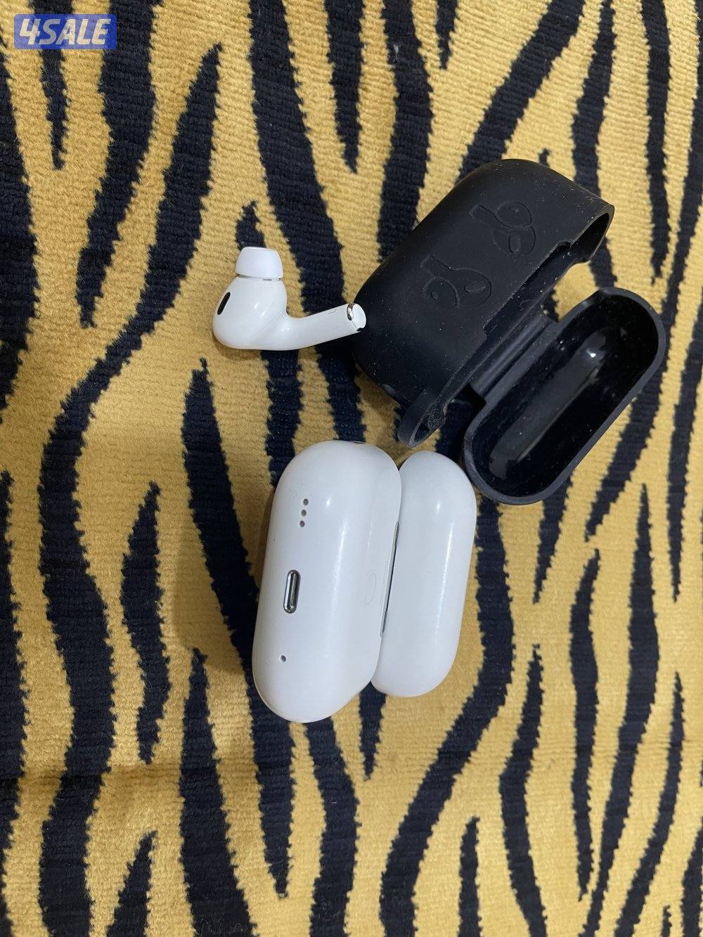 سماعة ابل ايربود برو 2 الثانية نظيفة وشغالة تمام2