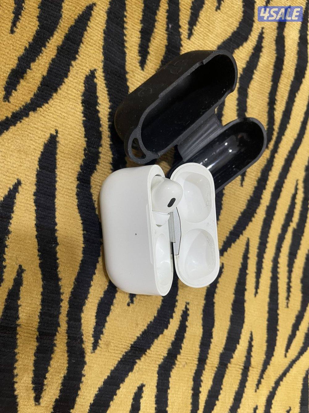 سماعة ابل ايربود برو 2 الثانية نظيفة وشغالة تمام4