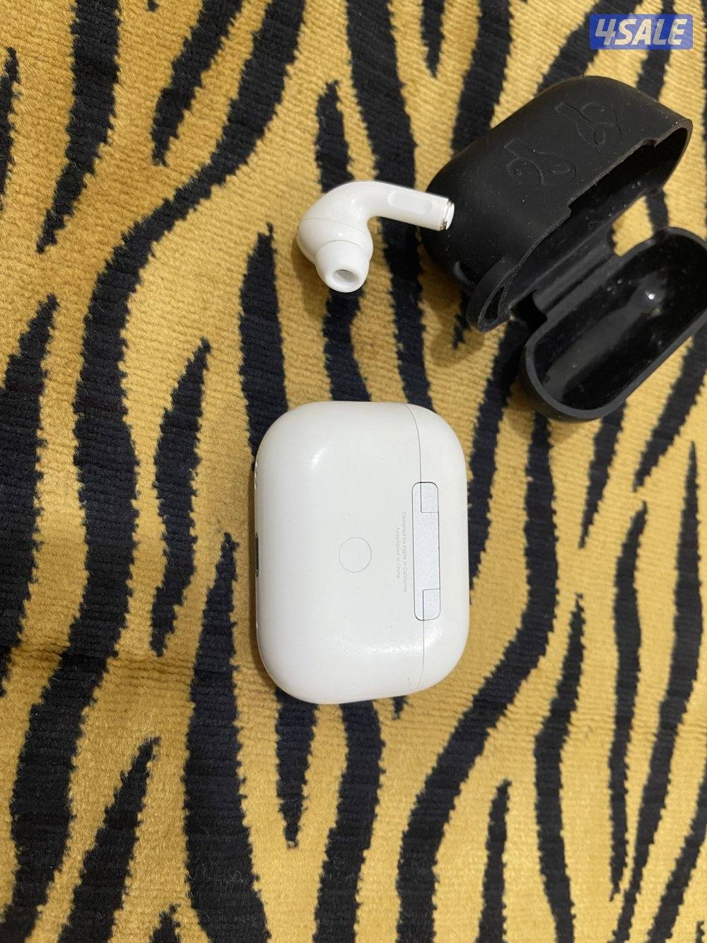 سماعة ابل ايربود برو 2 الثانية نظيفة وشغالة تمام6