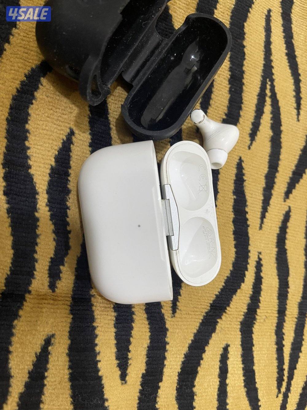 سماعة ابل ايربود برو 2 الثانية نظيفة وشغالة تمام8