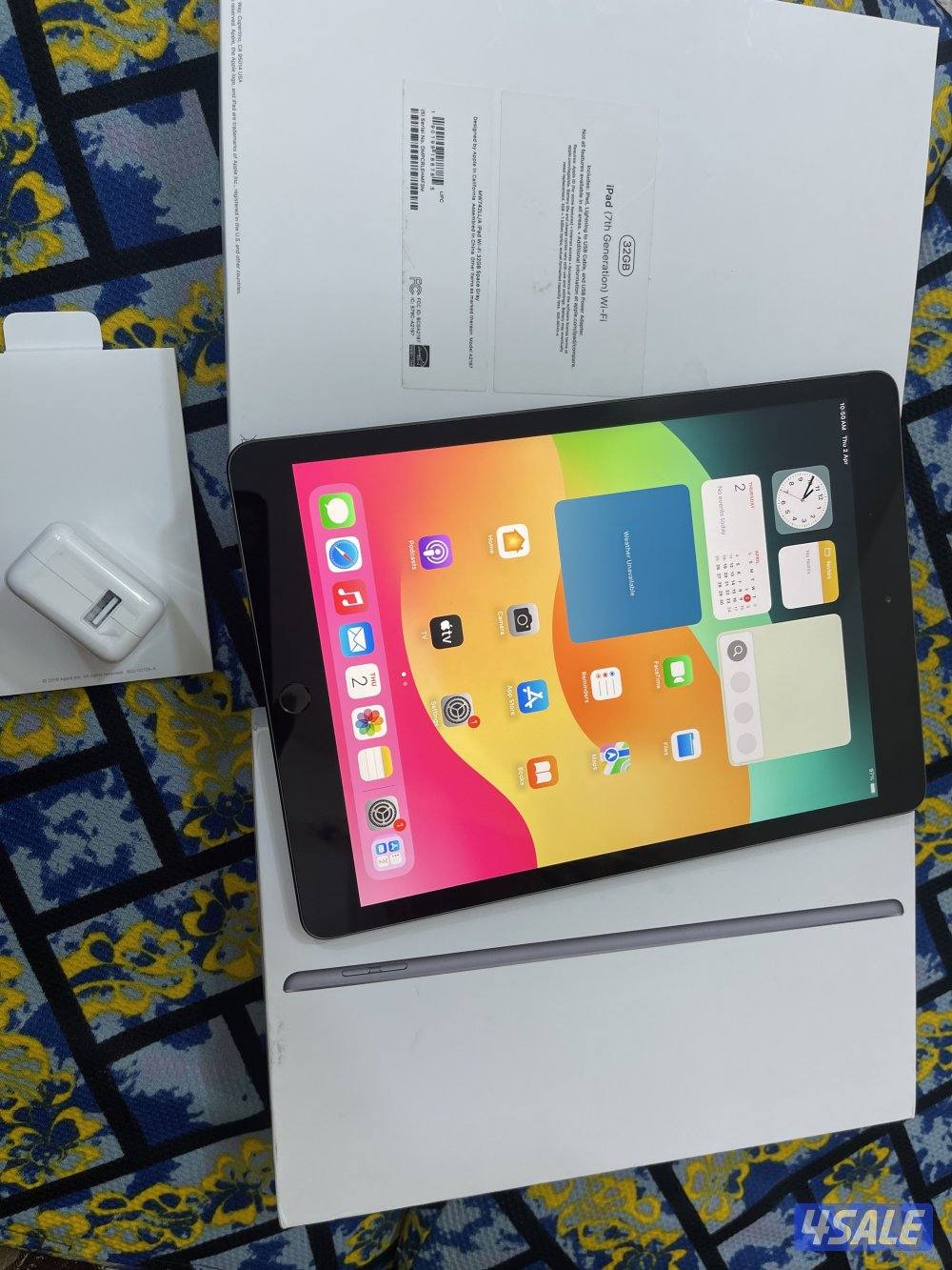 ايباد ابل 7 السابع 32 قيقا نظيف جدا بطارية 95 مع الاغراض كامله الكرتون1
