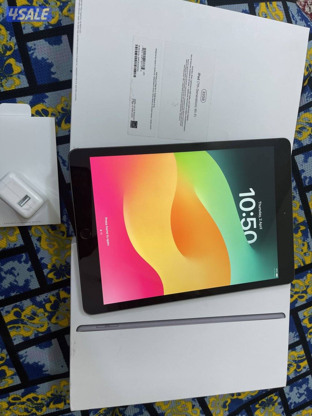 ايباد ابل 7 السابع 32 قيقا نظيف جدا بطارية 95 مع الاغراض كامله الكرتون3