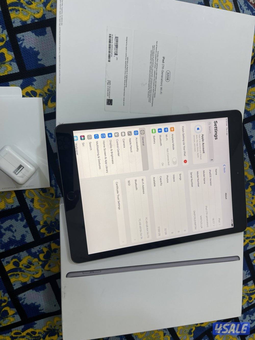 ايباد ابل 7 السابع 32 قيقا نظيف جدا بطارية 95 مع الاغراض كامله الكرتون4