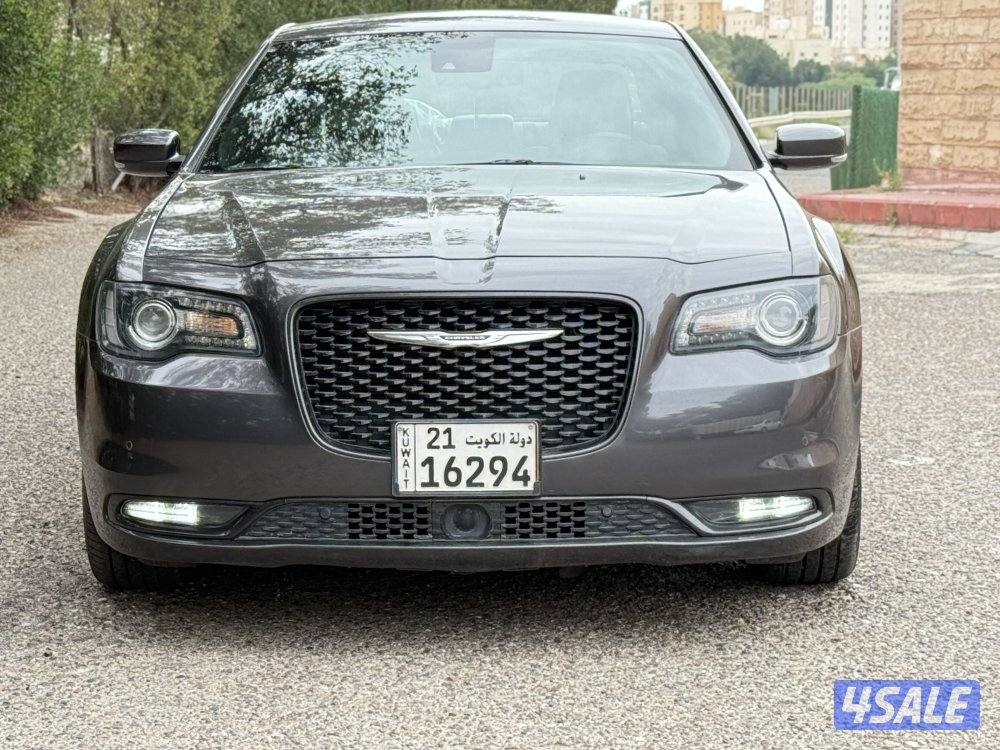 كرايزلر c300 s عداد 85 بحالة الوكاله0