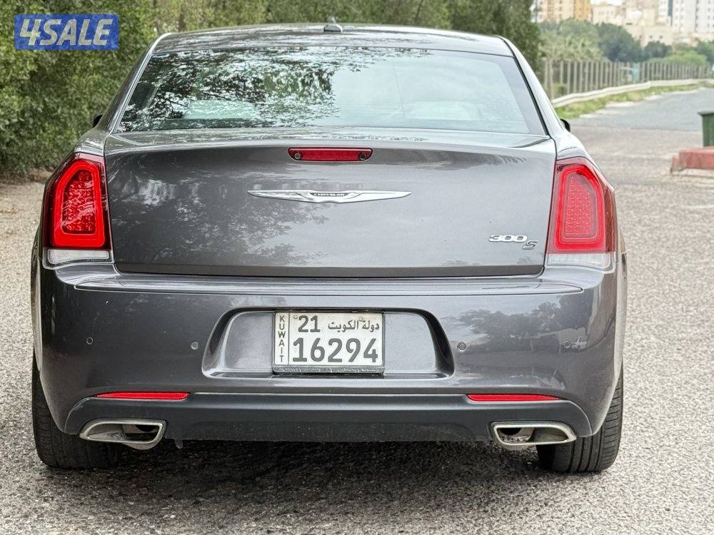 كرايزلر c300 s عداد 85 بحالة الوكاله3